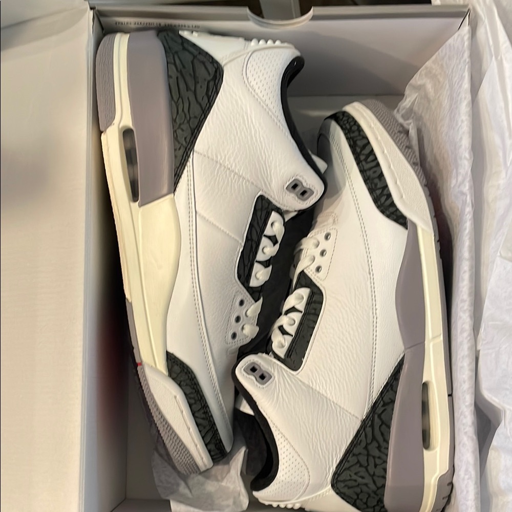 Air Jordan 3 Retro “Cement Gray”. White and Gray Men's Sneakers